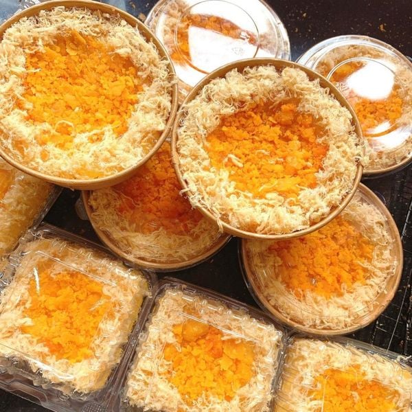 Bánh bông lan trứng muối